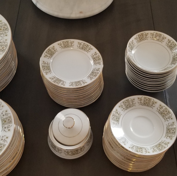 FINE CHINA SET